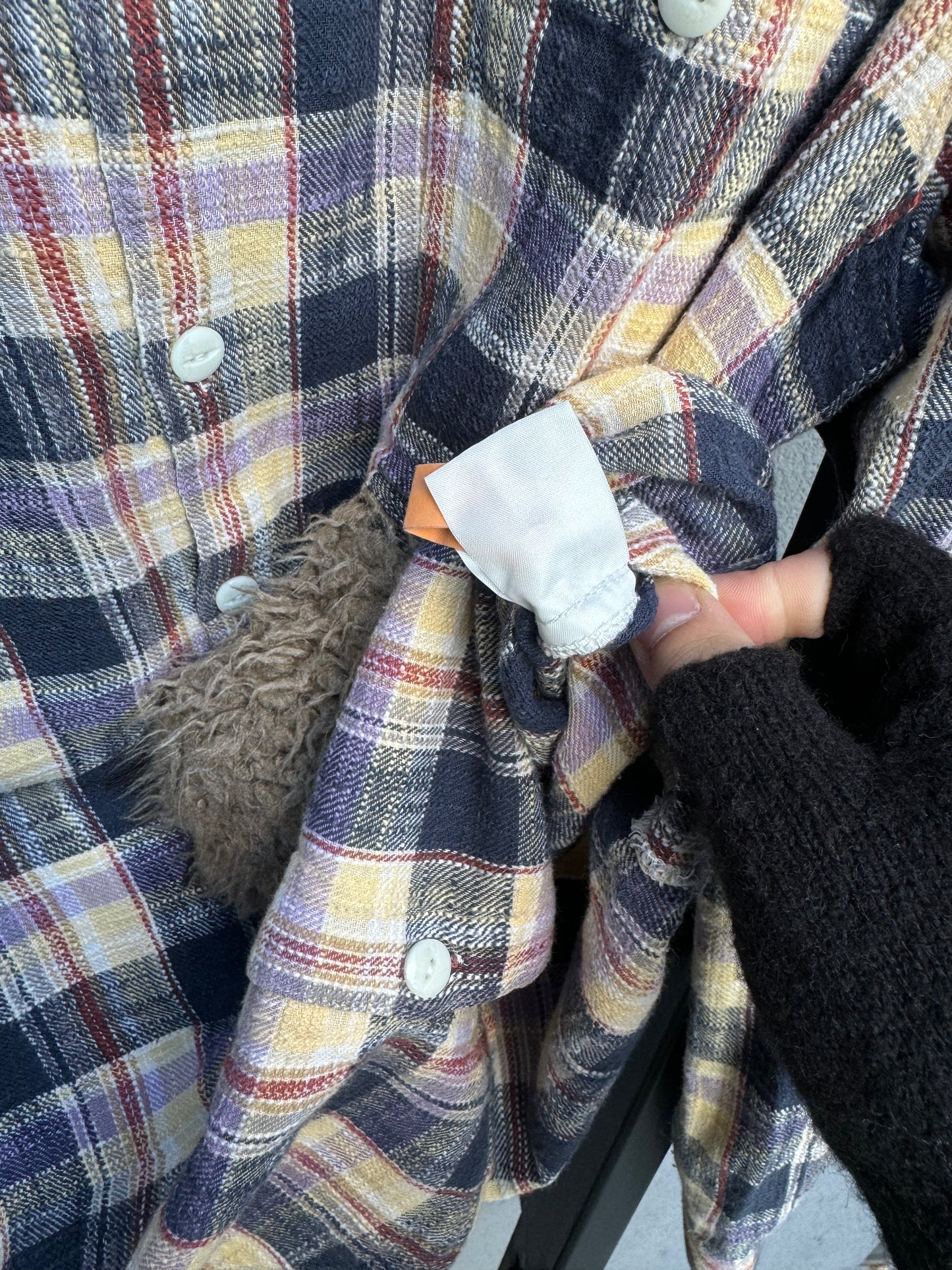 Ne-Net Cat Paw Flannel Button-Up Shirt [L]