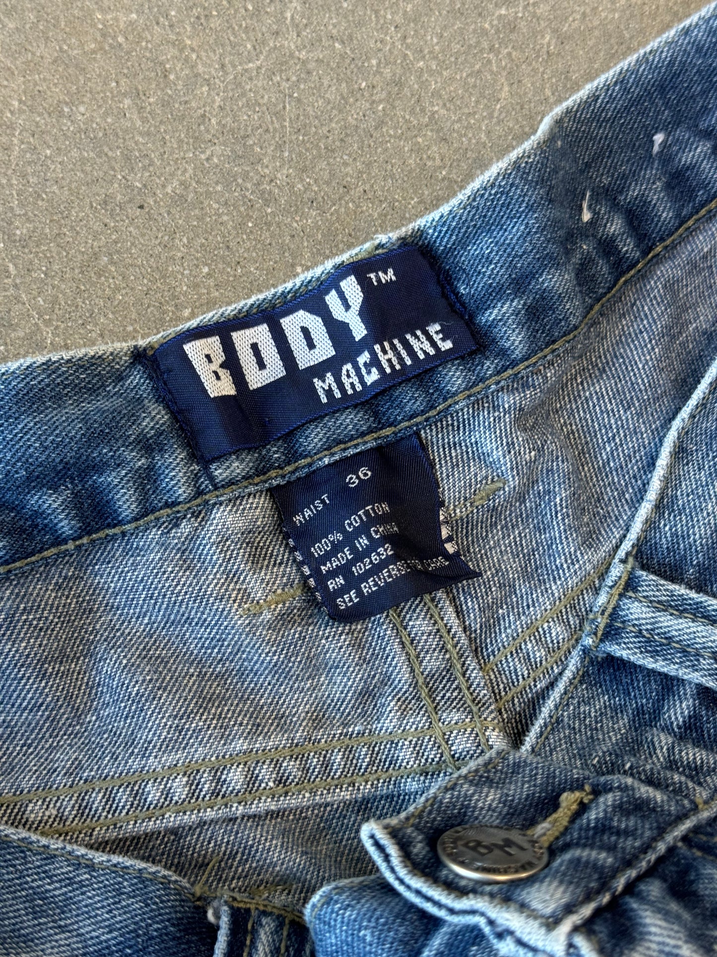 Vintage Y2K Body Machine Baggy Cargo Shorts [36]