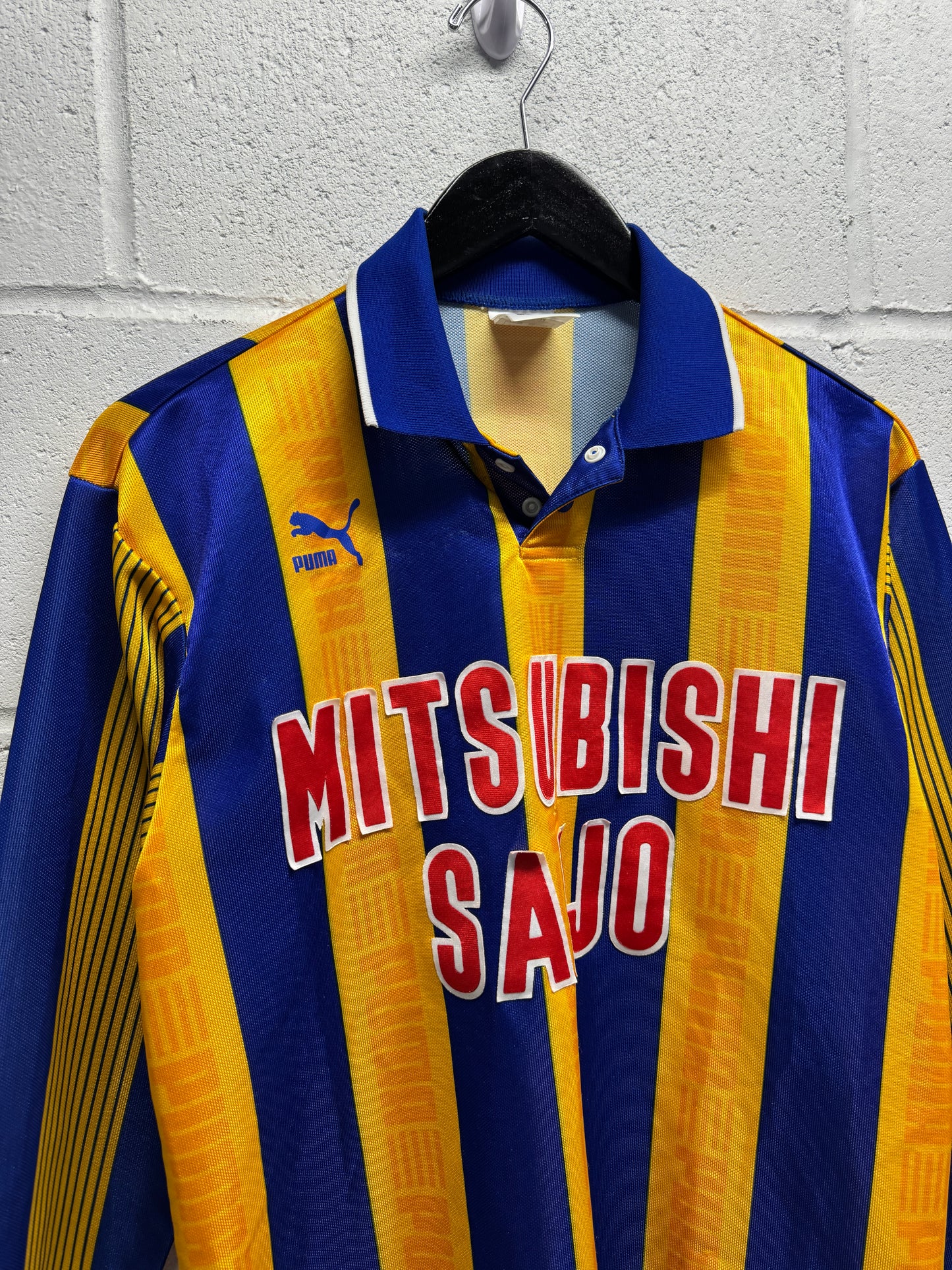 Y2K 2000s Puma Mitsubishi Japanese Soccer Jersey [M/]