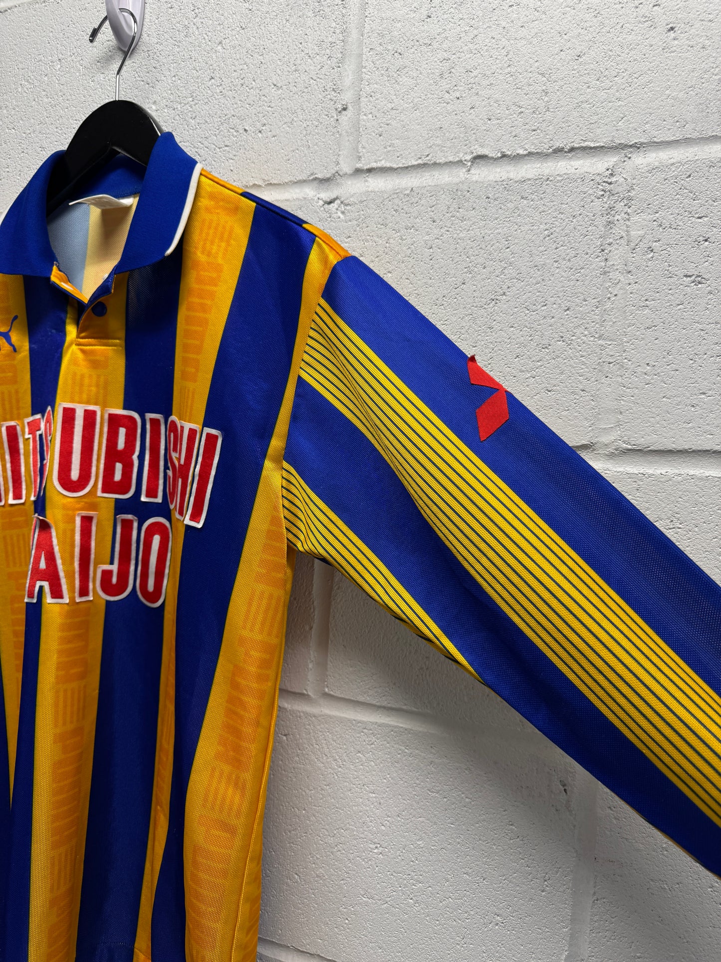 Y2K 2000s Puma Mitsubishi Japanese Soccer Jersey [M/]