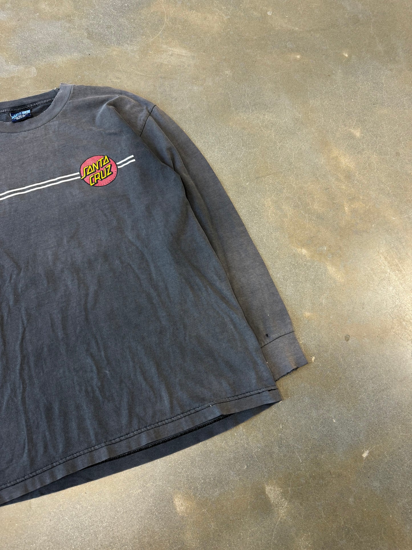 Vintage 1990s Faded/Distressed Santa Cruz Longsleeve T-Shirt [L]