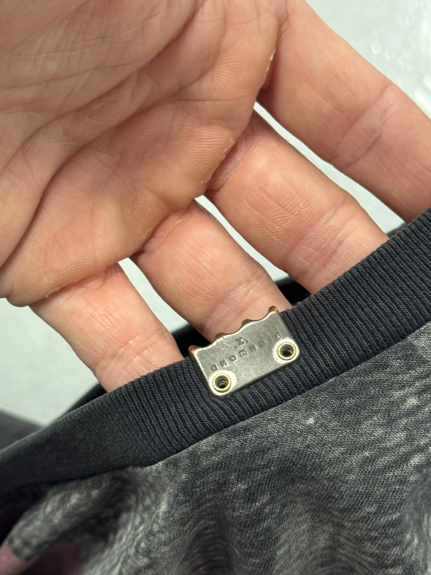 2000s Guitar Graphic T-Shirt w/ Metal Accent [L]