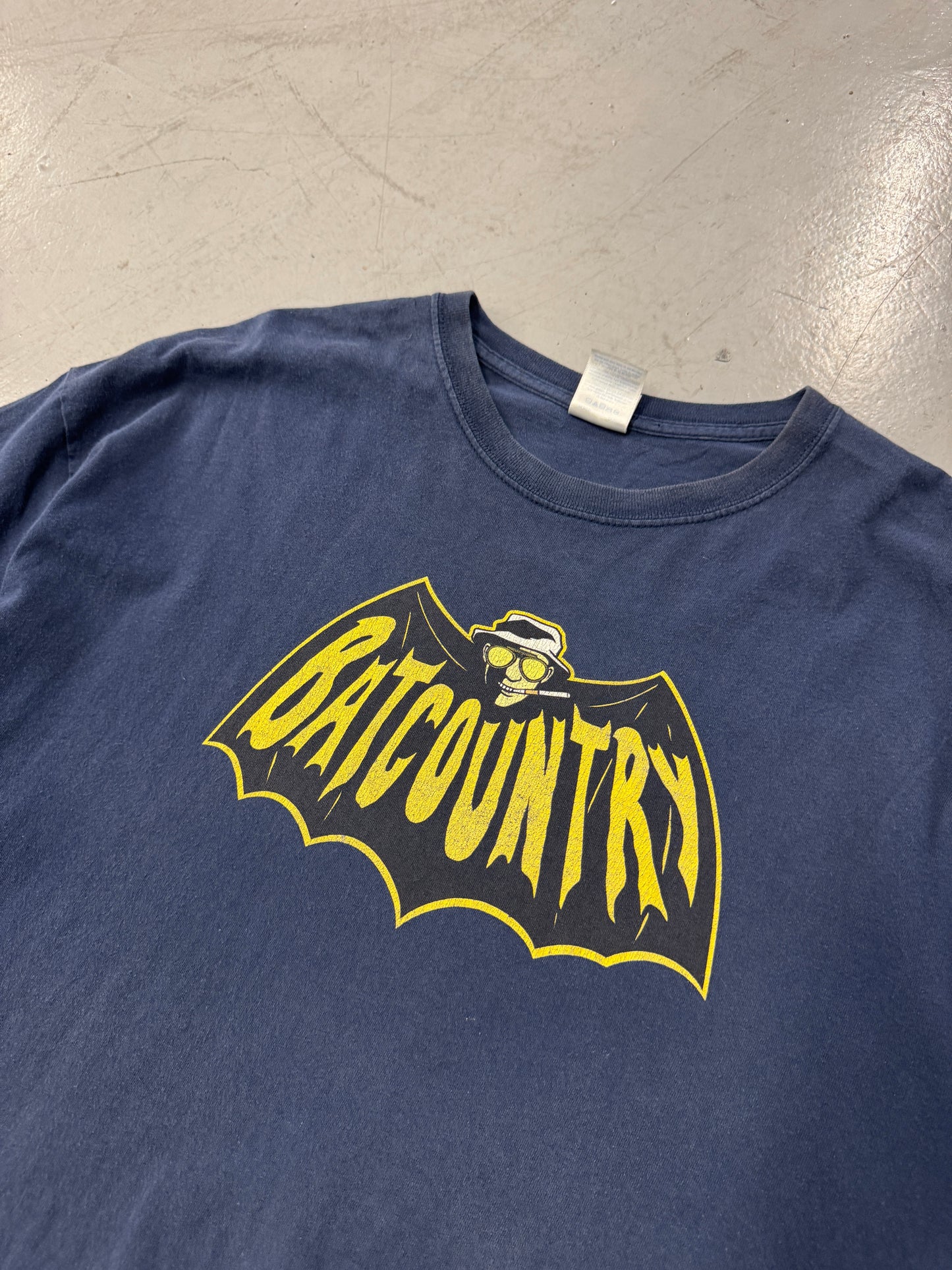 2000s Fear and Loathing in Las Vegas 'Batcountry' Parody T-Shirt [XXL]