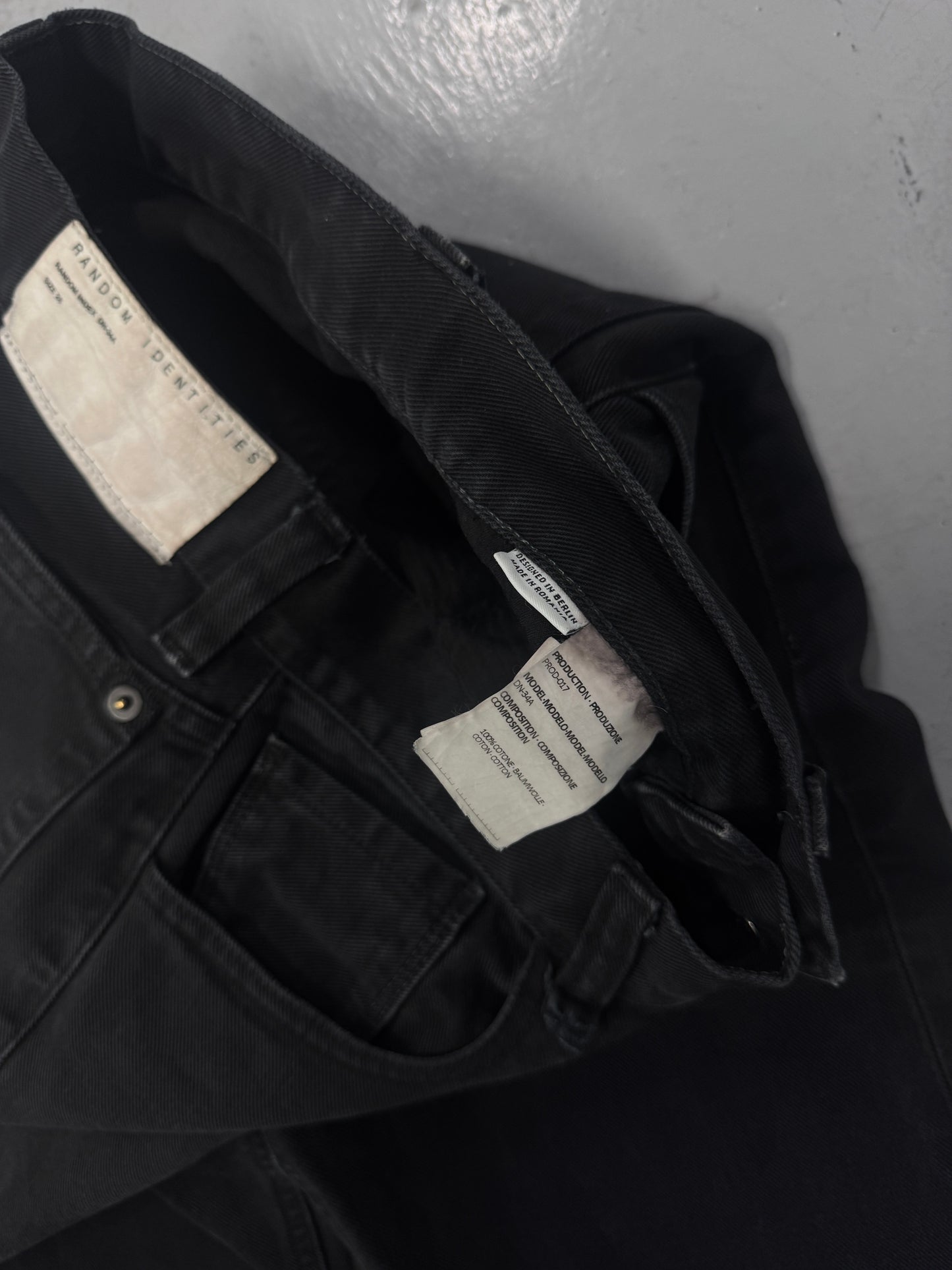 Random Identities Slim Jeans [26]